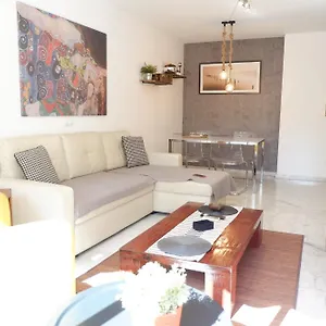 https://apartamento-squintin.hotelsinnerja.org