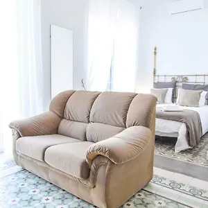 https://letmalaga-soho.hotelsinnerja.org